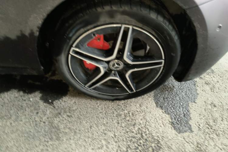 Used Mercedes-Benz E-Class 2021 Updated E 260 Fashion Sport Edition Right Front Wheel Hub