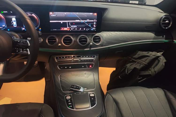 Used Mercedes-Benz E-Class 2021 Updated E 260 Fashion Sport Edition Audio And AC Panel