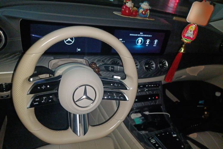 Used Mercedes-Benz E-Class 2021 E 260 Coupe Center Console