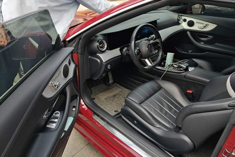 Used Mercedes-Benz E-Class 2021 E 260 Convertible Coupe Driver Seat