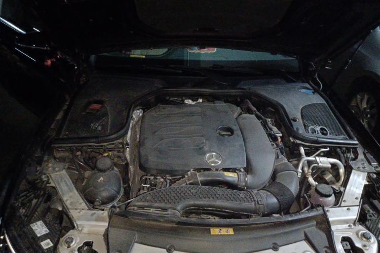 Used Mercedes-Benz E-Class 2021 E 260 Coupe Engine Bay