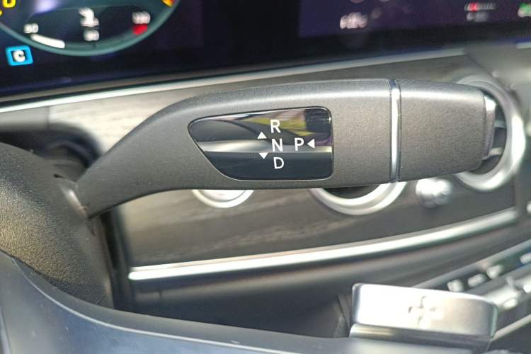 Used Mercedes-Benz E-Class 2021 Updated E 260 Fashion Sport Edition Gear Lever