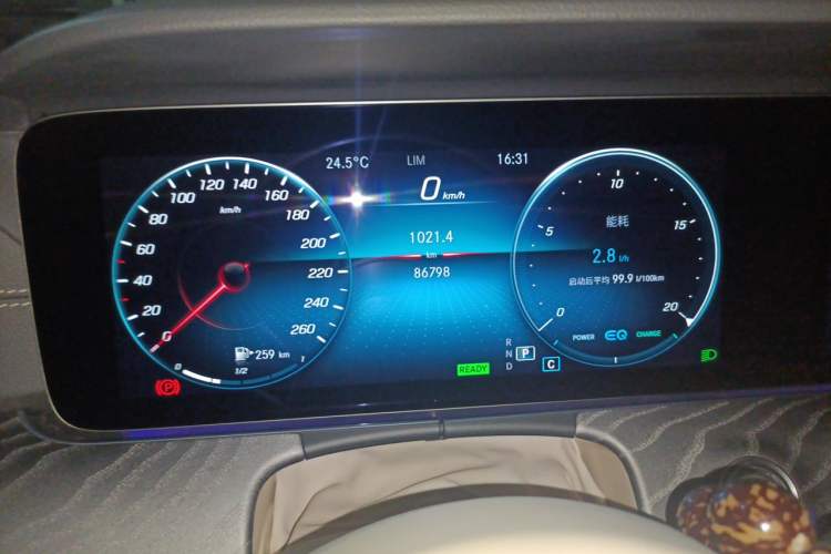 Used Mercedes-Benz E-Class 2021 E 260 Coupe Odometer Close Up