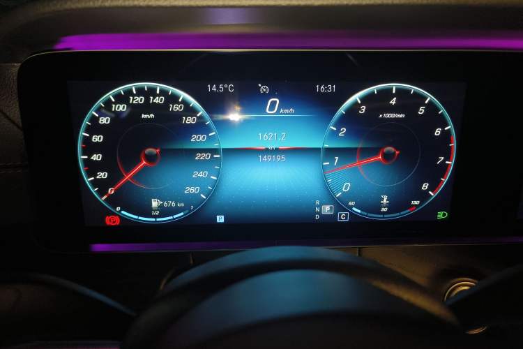 Used Mercedes-Benz E-Class 2021 E 300 L Sport Luxury Edition Odometer Close Up