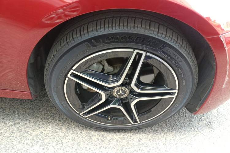 Used Mercedes-Benz E-Class 2021 Updated E 260 Fashion Sport Edition Right Front Wheel Hub