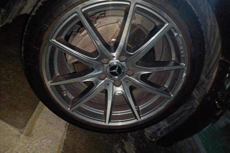 Used Mercedes-Benz E-Class 2021 E 260 Coupe Right Front Wheel Hub