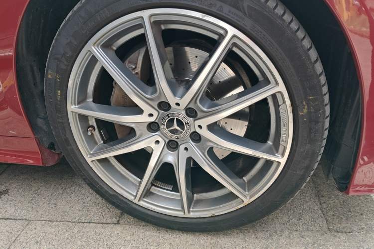 Used Mercedes-Benz E-Class 2021 E 260 Convertible Coupe Right Front Wheel Hub