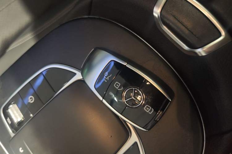 Used Mercedes-Benz E-Class 2021 Updated E 260 Fashion Sport Edition Vehicle Key