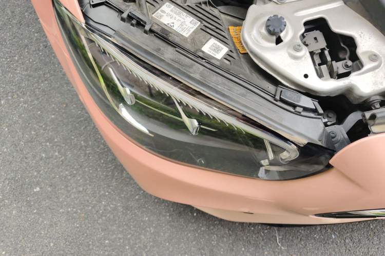 Used Mercedes-Benz E-Class 2021 Updated E 260 Fashion Sport Edition Right Front Headlight