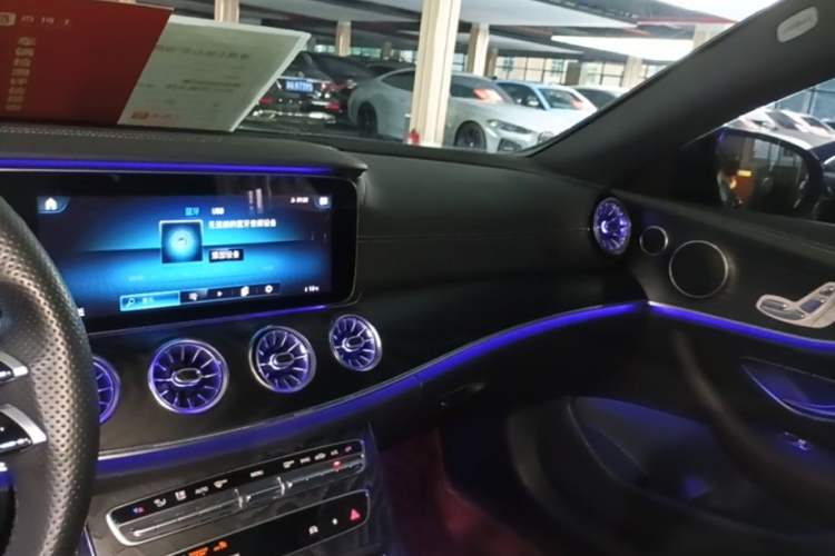 Used Mercedes-Benz E-Class 2021 E 260 Coupe Center Console