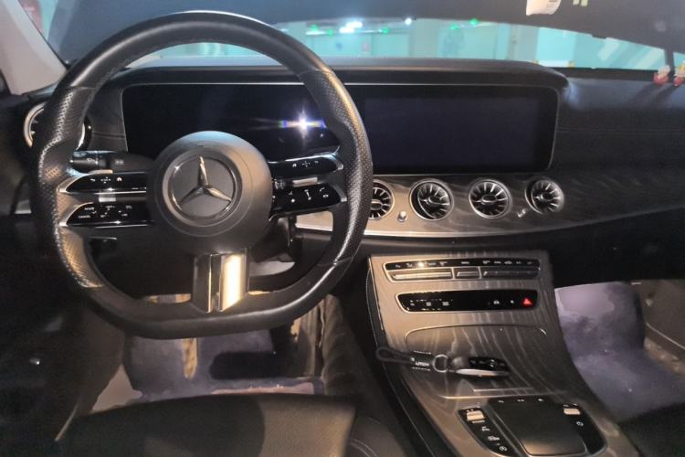 Used Mercedes-Benz E-Class 2021 Facelift E 260 L Sport Edition Center Console