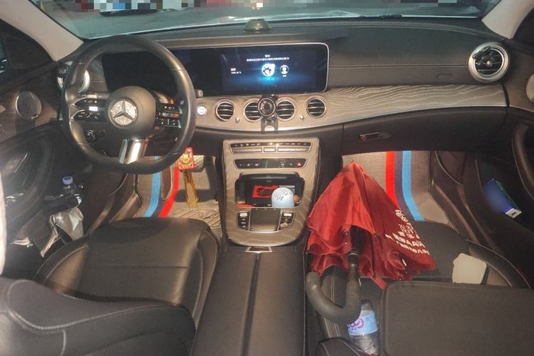 Used Mercedes-Benz E-Class 2021 E 300 L Sport Premium Edition Center Console