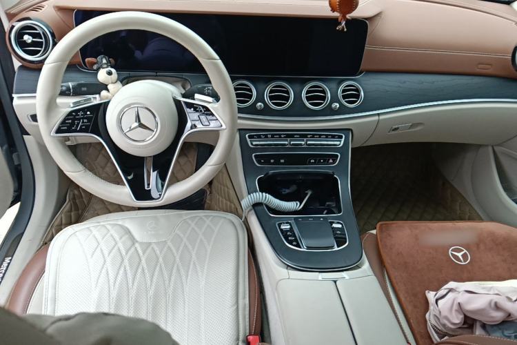 Used Mercedes-Benz E-Class 2021 Facelift E 300 L Stylish Edition Center Console
