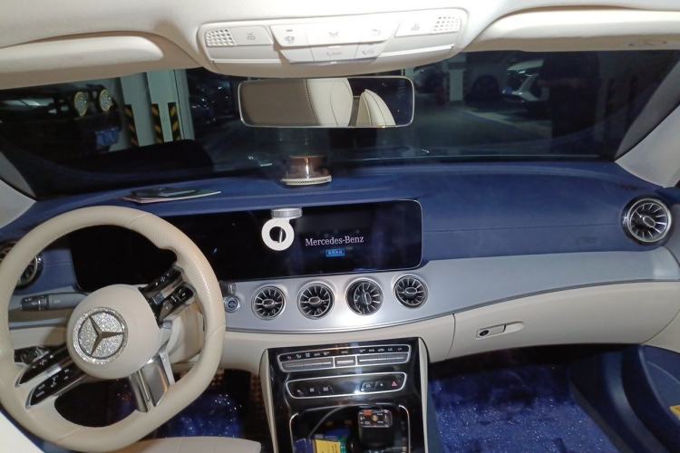 Used Mercedes-Benz E-Class 2021 E 260 Coupe Center Console