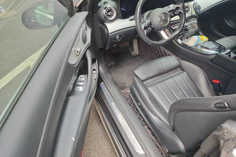 Used Mercedes-Benz E-Class 2021 E 300 Coupe Driver Seat