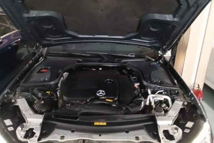 Used Mercedes-Benz E-Class 2021 E 260 Coupe Engine Bay