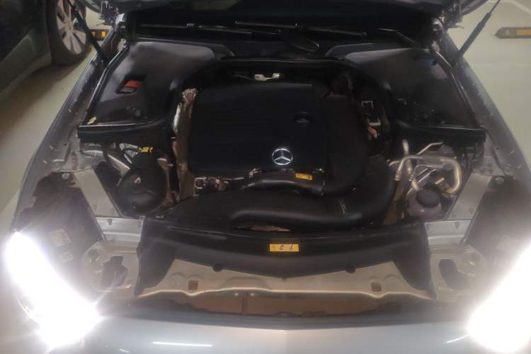Used Mercedes-Benz E-Class 2021 E 260 Coupe Engine Bay