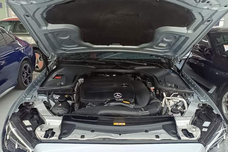 Used Mercedes-Benz E-Class 2021 E 260 Coupe Engine Bay