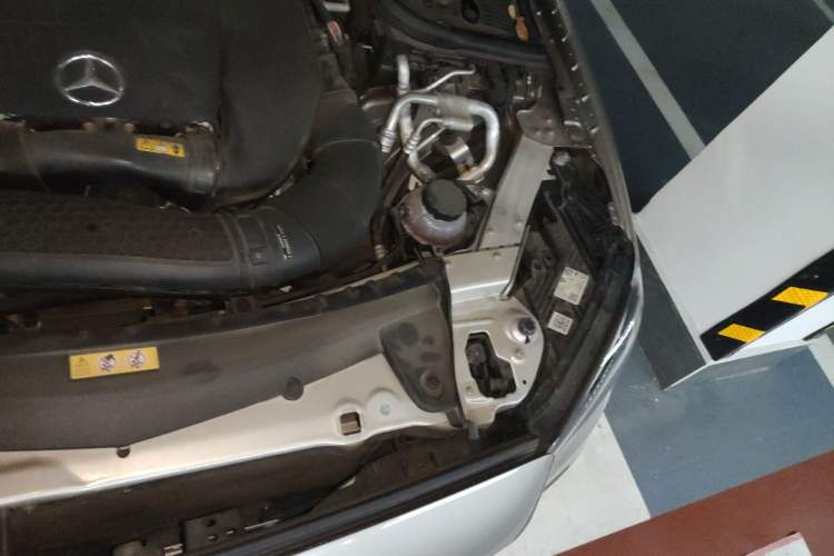 Used Mercedes-Benz E-Class 2021 E 260 Stylish Sports Edition Engine Bay Left
