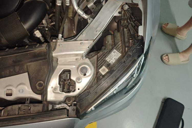 Used Mercedes-Benz E-Class 2021 Restyled E 300 L Sport Luxury Edition Engine Bay Left
