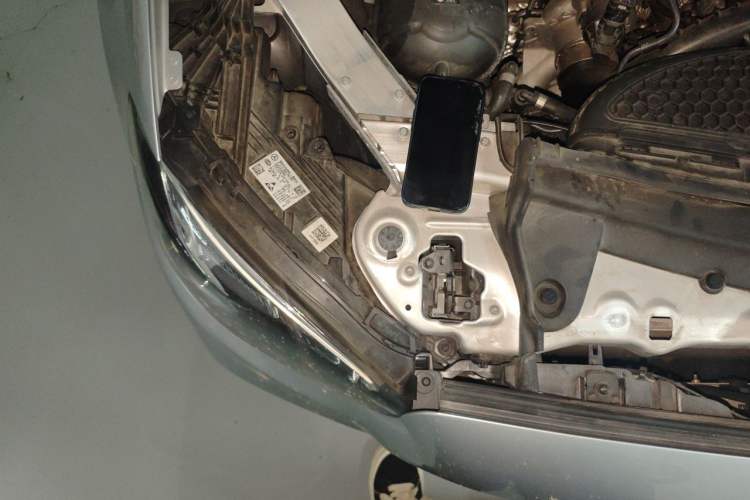 Used Mercedes-Benz E-Class 2021 Restyled E 300 L Sport Luxury Edition Engine Bay Right