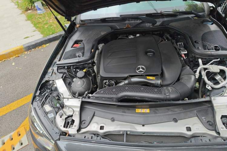 Used Mercedes-Benz E-Class 2021 E 300 Coupe Engine Bay Right