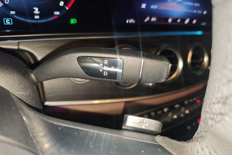 Used Mercedes-Benz E-Class 2021 Restyled E 300 L Sport Luxury Edition Gear Lever
