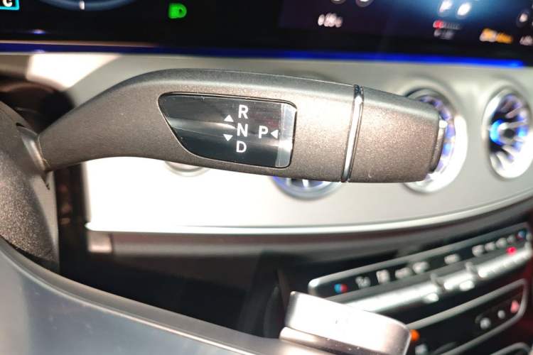 Used Mercedes-Benz E-Class 2021 E 260 Coupe Gear Lever
