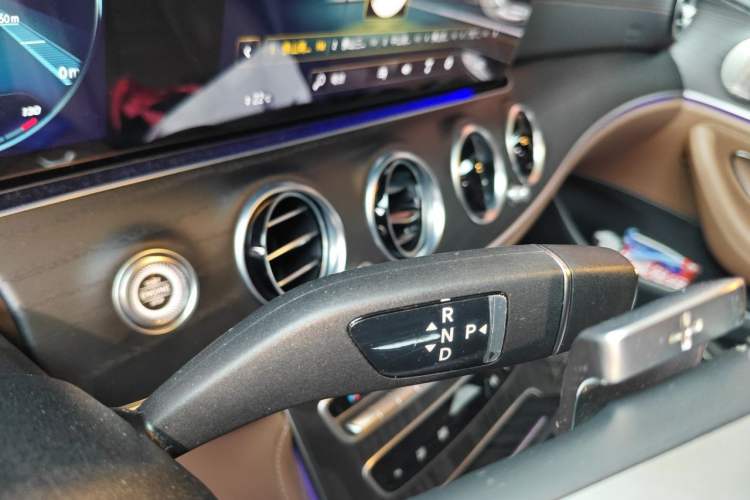 Used Mercedes-Benz E-Class 2021 Restyled E 300 L Sporty and Stylish Edition Gear Lever