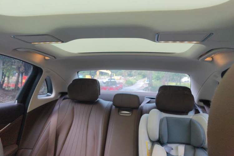 Used Mercedes-Benz E-Class 2021 Facelift E 260 L Headliner
