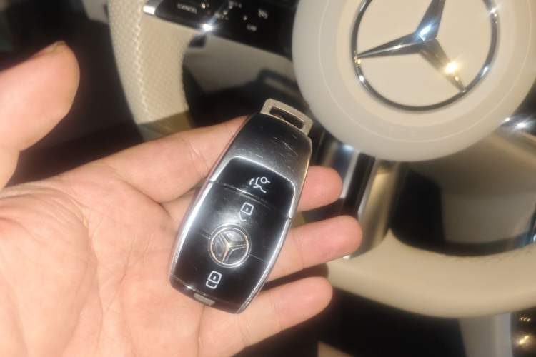 Used Mercedes-Benz E-Class 2021 E 260 Coupe Interior 1