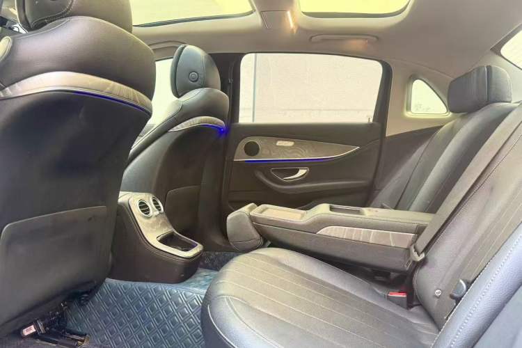Used Mercedes-Benz E-Class 2021 E 260 L 4MATIC Interior 2