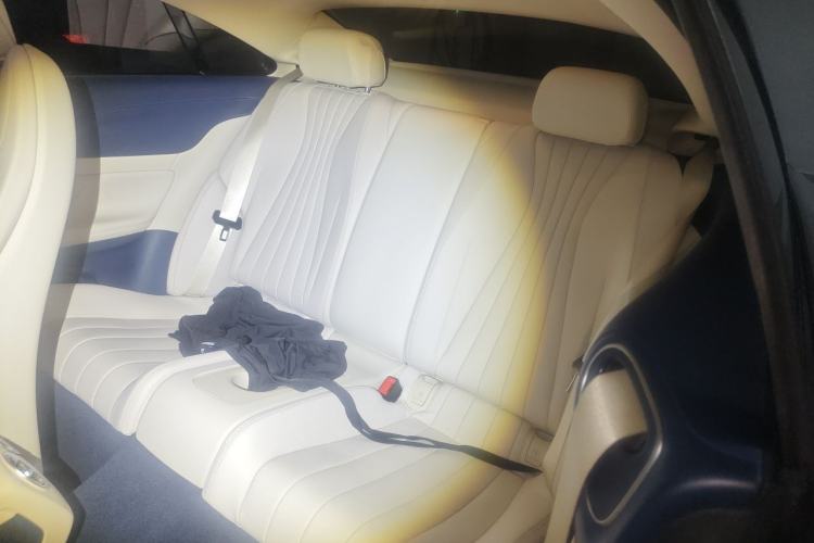 Used Mercedes-Benz E-Class 2021 E 260 Coupe Interior 4