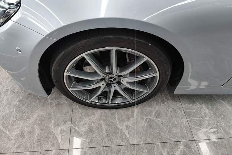 Used Mercedes-Benz E-Class 2021 E 260 Coupe Left Front Wheel Hub