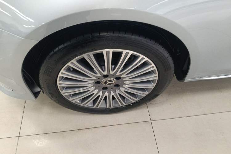 Used Mercedes-Benz E-Class 2021 E 300 L Premium Edition Left Front Wheel Hub