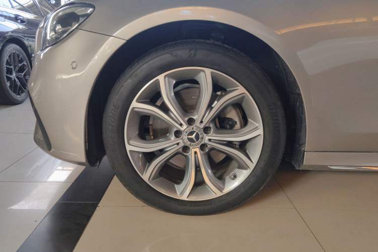 Used Mercedes-Benz E-Class 2021 E 300 L Sporty and Stylish Model Left Front Wheel Hub