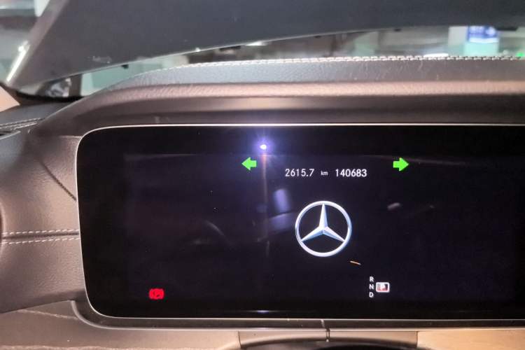 Used Mercedes-Benz E-Class 2021 Facelift E 260 L Sport Edition Odometer Close Up