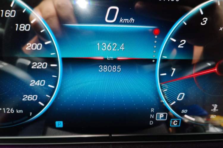 Used Mercedes-Benz E-Class 2021 Facelift E 260 L Sport Edition Odometer Close Up