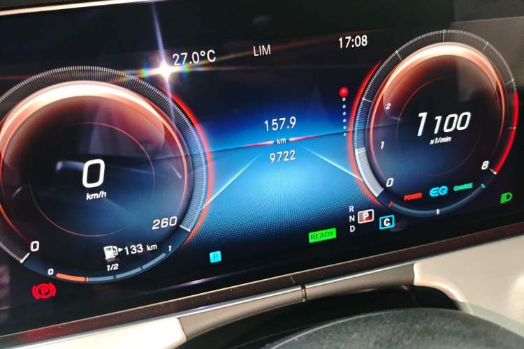 Used Mercedes-Benz E-Class 2021 E 260 Coupe Odometer Close Up