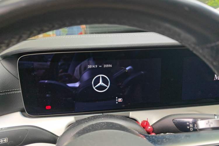 Used Mercedes-Benz E-Class 2021 E 300 Coupe Odometer Close Up