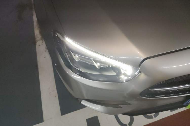Used Mercedes-Benz E-Class 2021 E 260 Stylish Sports Edition Right Front Headlight