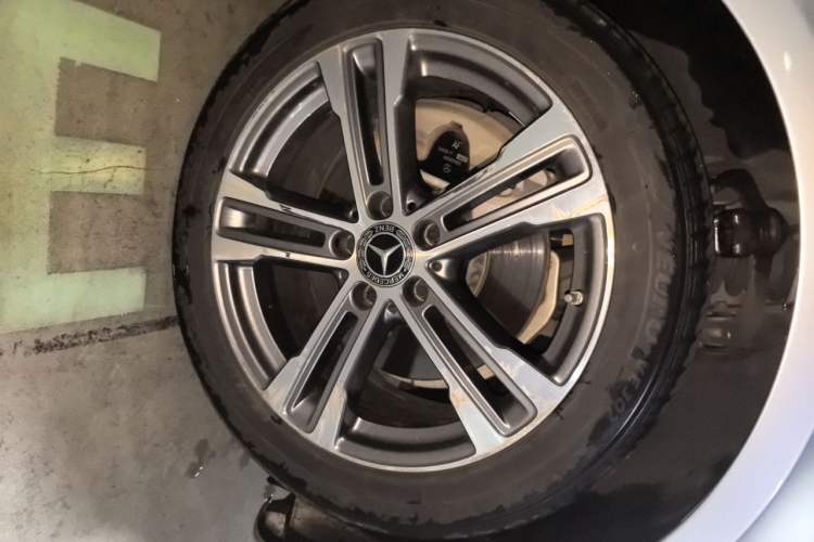 Used Mercedes-Benz E-Class 2021 Facelift E 260 L Sport Edition Right Front Wheel Hub