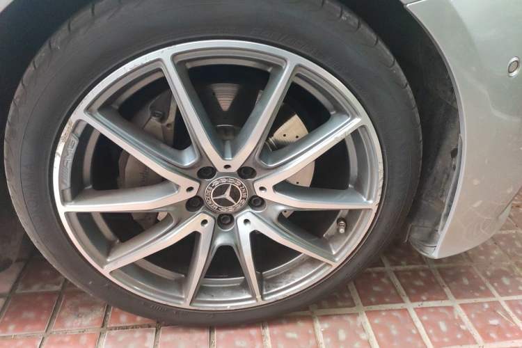 Used Mercedes-Benz E-Class 2021 E 260 Coupe Right Front Wheel Hub