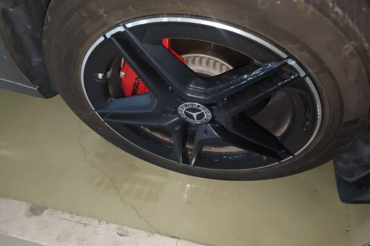 Used Mercedes-Benz E-Class 2021 Updated E 260 Fashion Sport Edition Right Front Wheel Hub