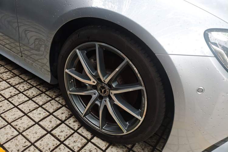 Used Mercedes-Benz E-Class 2021 E 260 Coupe Right Front Wheel Hub
