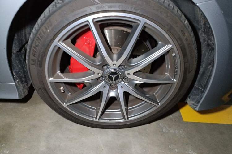 Used Mercedes-Benz E-Class 2021 E 260 Coupe Right Front Wheel Hub