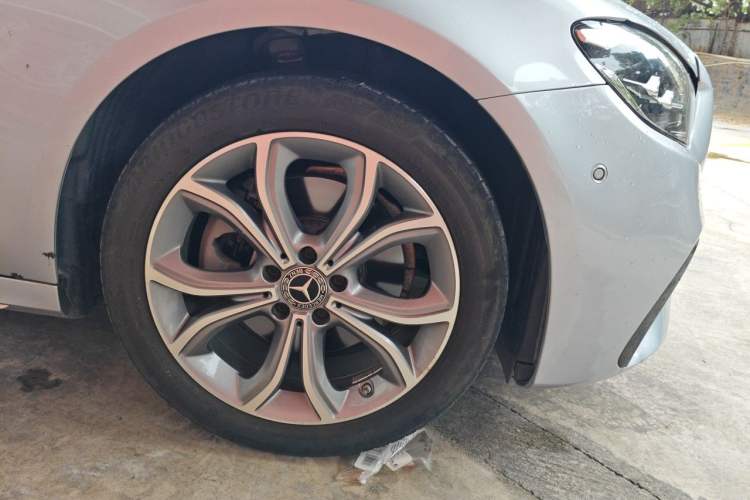 Used Mercedes-Benz E-Class 2021 Restyled E 300 L Sporty and Stylish Edition Right Front Wheel Hub