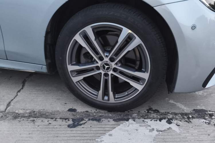 Used Mercedes-Benz E-Class 2021 Facelift E 260 L Sport Edition Right Front Wheel Hub