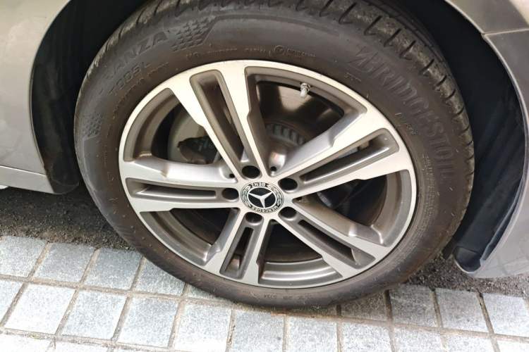 Used Mercedes-Benz E-Class 2021 E 260 L Sport Edition Right Front Wheel Hub