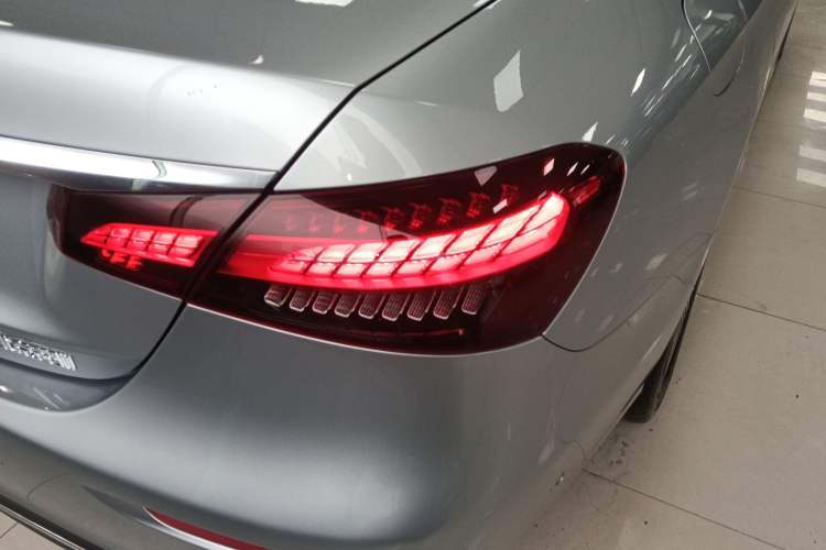 Used Mercedes-Benz E-Class 2021 E 300 L Premium Edition Right Rear Taillight
